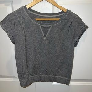 Lululemon grey cropped tee shirt SIZE: 4